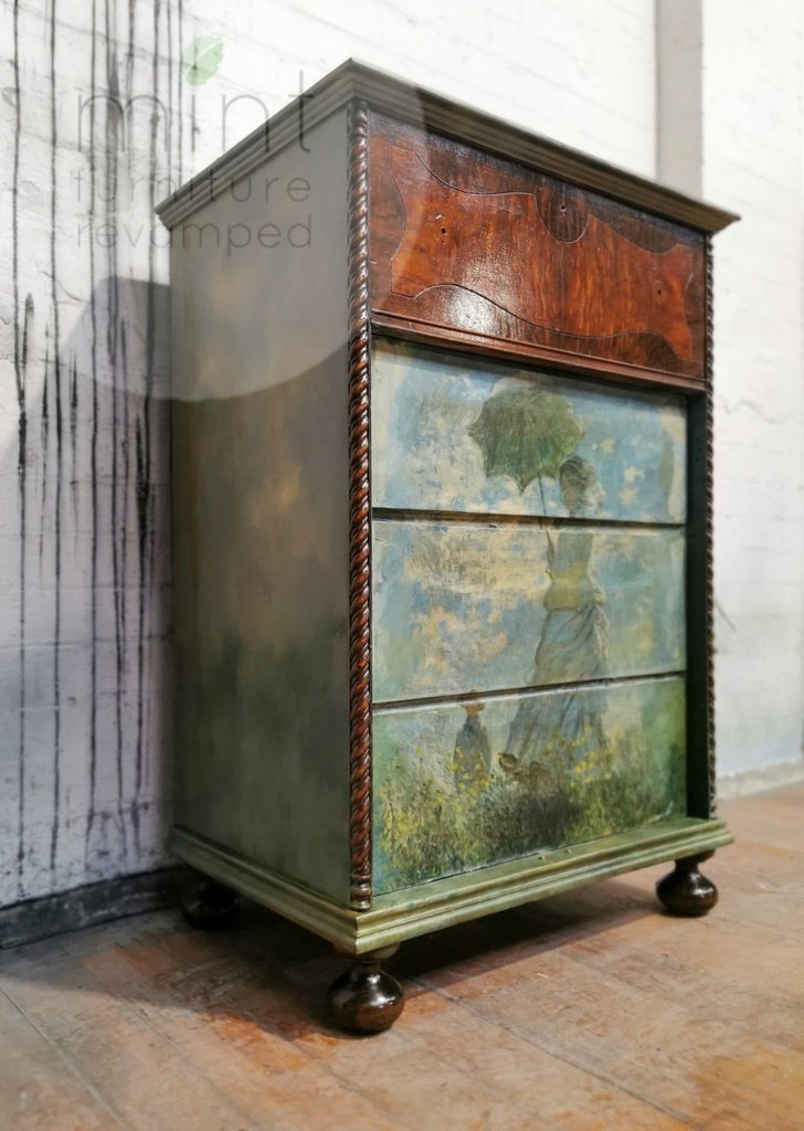 lady-with-parasol-example-01